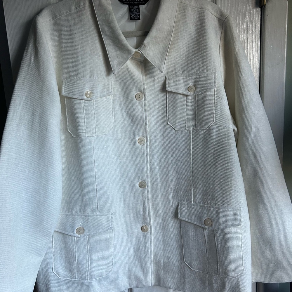 White Women's Blazer Jacket - Classic Tailored Style